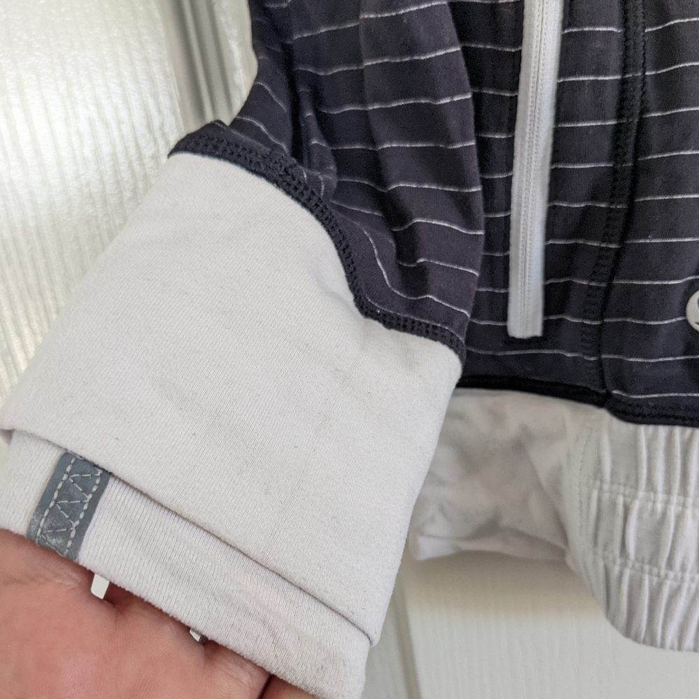 Lululemon Rulu pullover - Picture 6 of 12